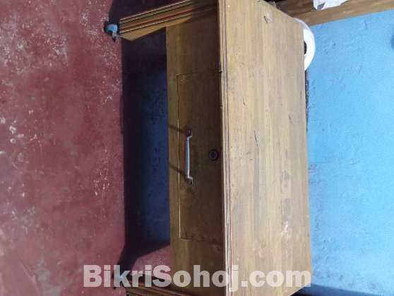 সেগুন কাঠের পড়ার টেবিল বিক্রি হবে ঢাকা সহ আছে